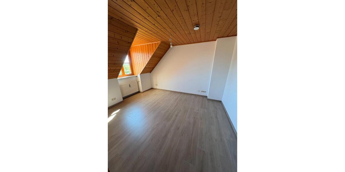 Etagenwohnung Niederschönenfeld - 4 Zimmer, 116 m&sup2;, 1.050&euro; | Angebot:26648175
