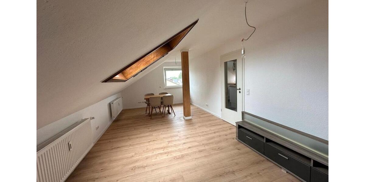 Dachgeschoßwohnung Bensheim - 3 Zimmer, 68 m&sup2;, 850&euro; | Angebot:24774668