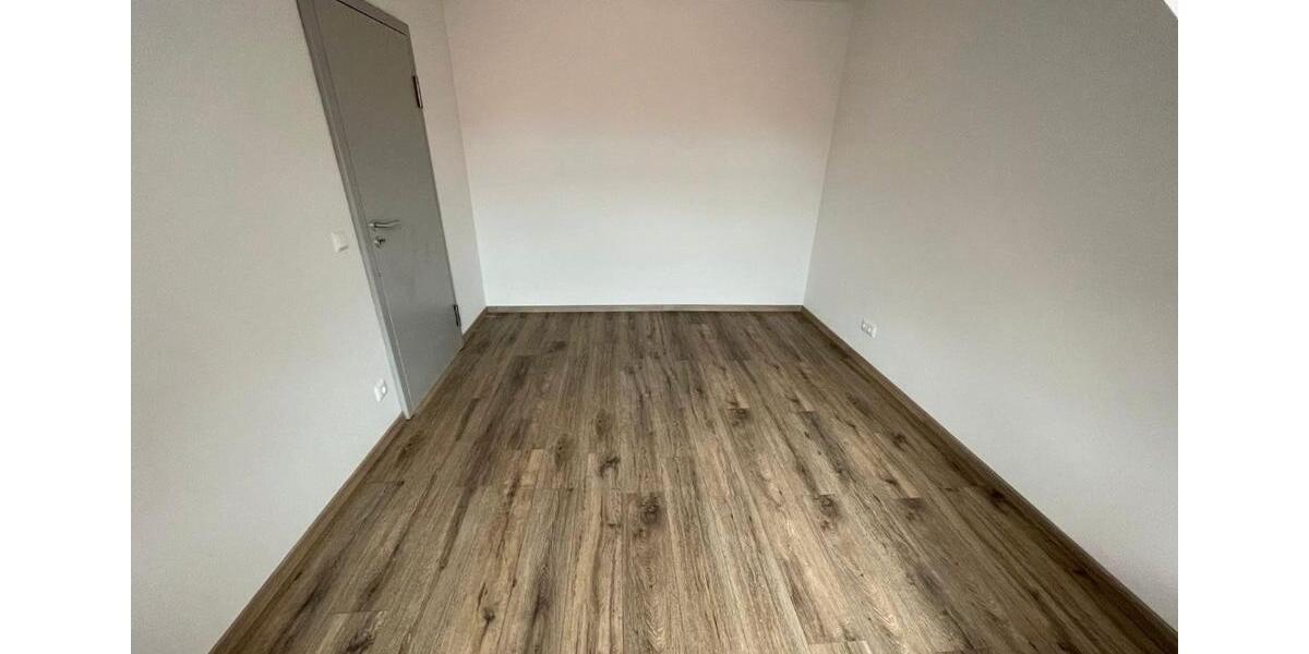 Dachgeschoßwohnung Geisenhausen - 2 Zimmer, 75 m&sup2;, 800&euro; | Angebot:25945300