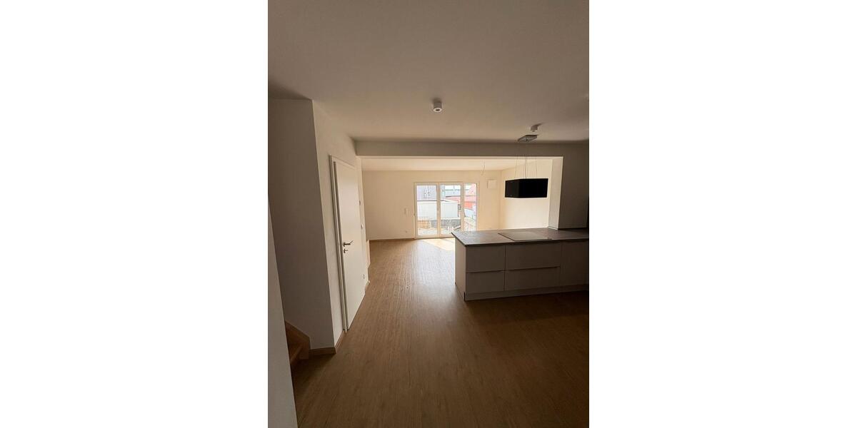 Etagenwohnung Knittlingen - 4 Zimmer, 100 m&sup2;, 1.400&euro; | Angebot:26048812