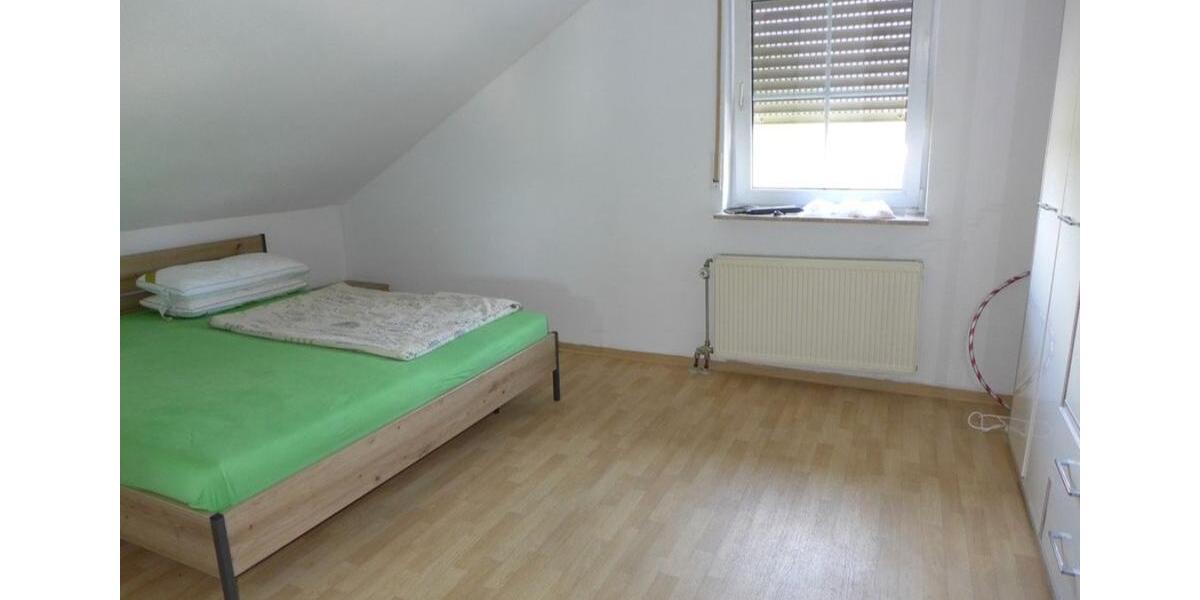 Dachgeschoßwohnung Aßlar - 3 Zimmer, 81 m&sup2;, 800&euro; | Angebot:25159550