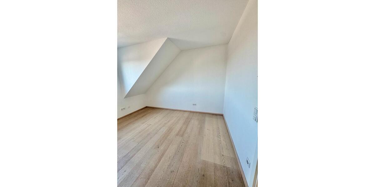 Dachgeschoßwohnung Bad Oeynhausen Rehme - 2 Zimmer, 80 m&sup2;, 820&euro; | Angebot:26297454