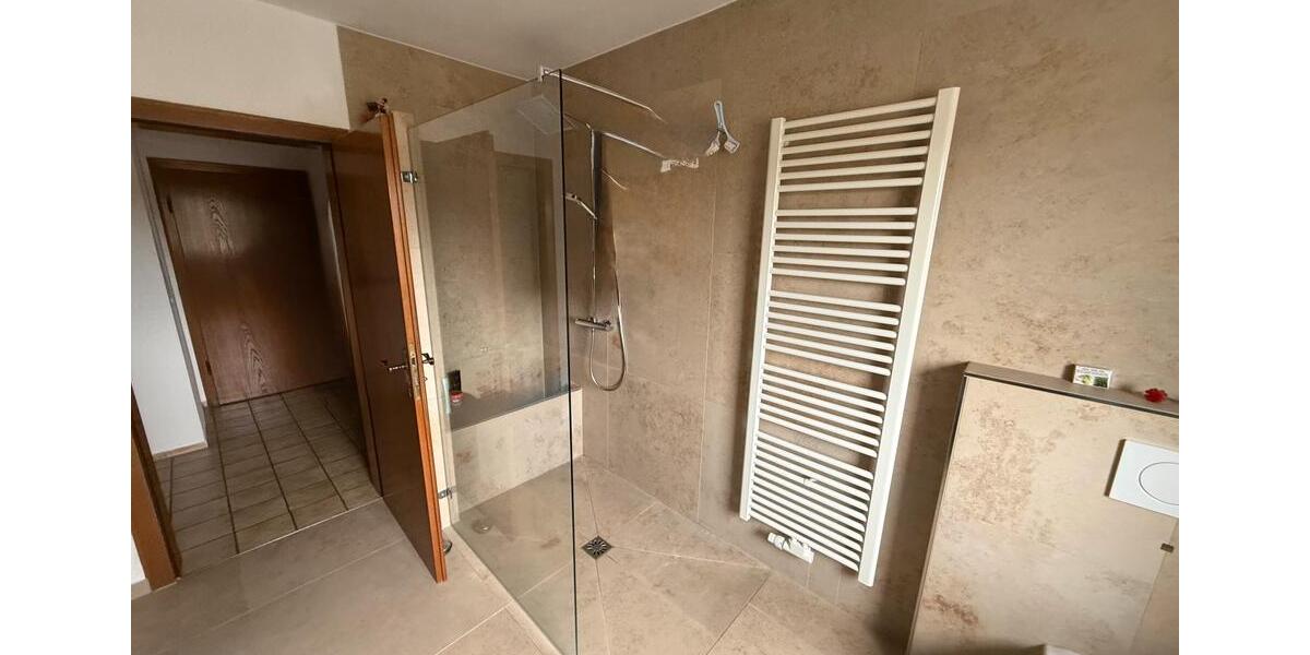 Erdgeschoßwohnung Pilsting - 3 Zimmer, 95 m&sup2;, 740&euro; | Angebot:26033518