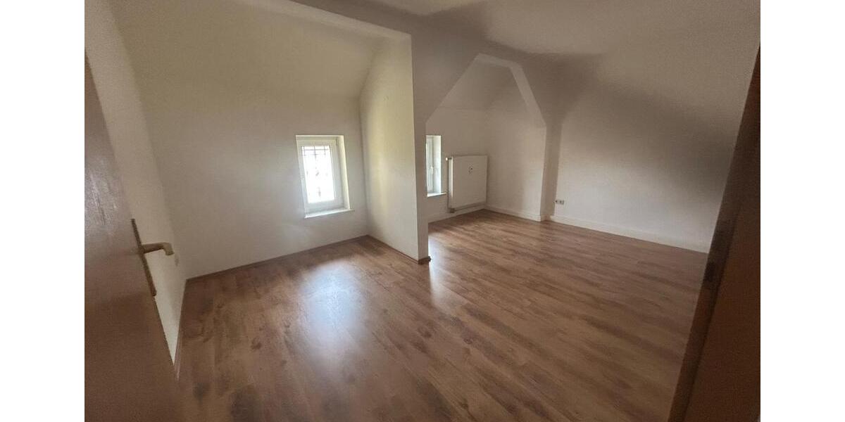 Dachgeschoßwohnung Weida - 3 Zimmer, 63 m&sup2;, 385&euro; | Angebot:25285638