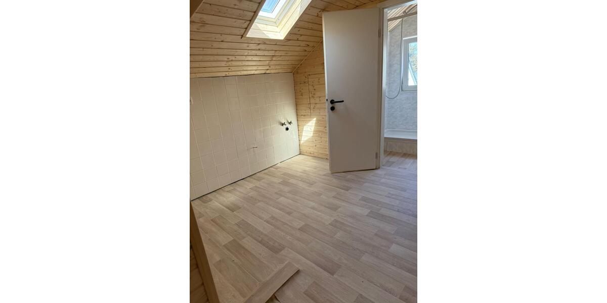 Dachgeschoßwohnung Reiskirchen - 3 Zimmer, 66 m&sup2;, 590&euro; | Angebot:24878830