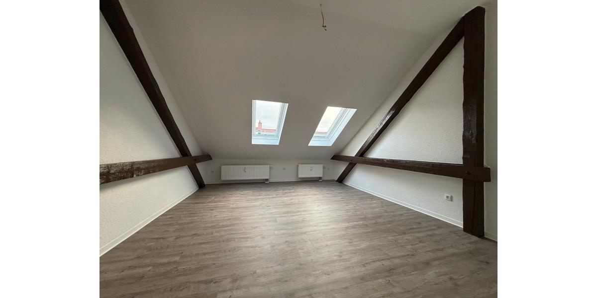 Dachgeschoßwohnung Erfurt Johannesplatz - 3.5 Zimmer, 85 m&sup2;, 776&euro; | Angebot:24994577