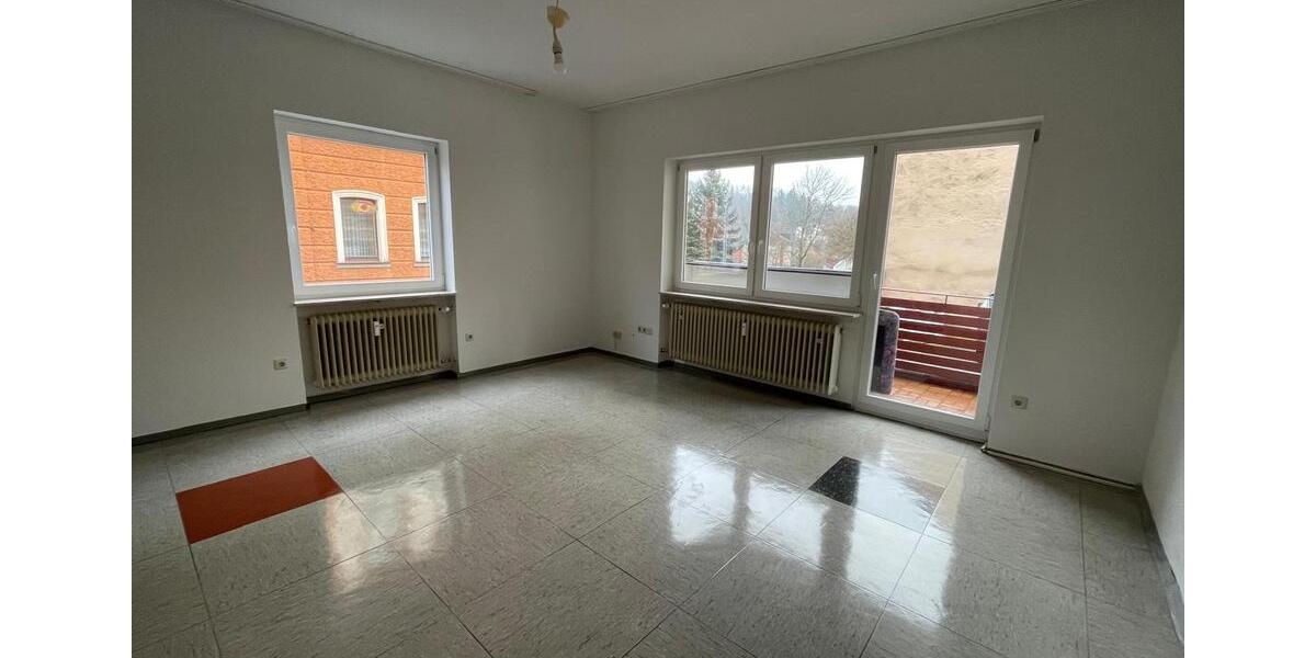 Erdgeschoßwohnung Wunsiedel - 4 Zimmer, 100 m&sup2;, 650&euro; | Angebot:26598270