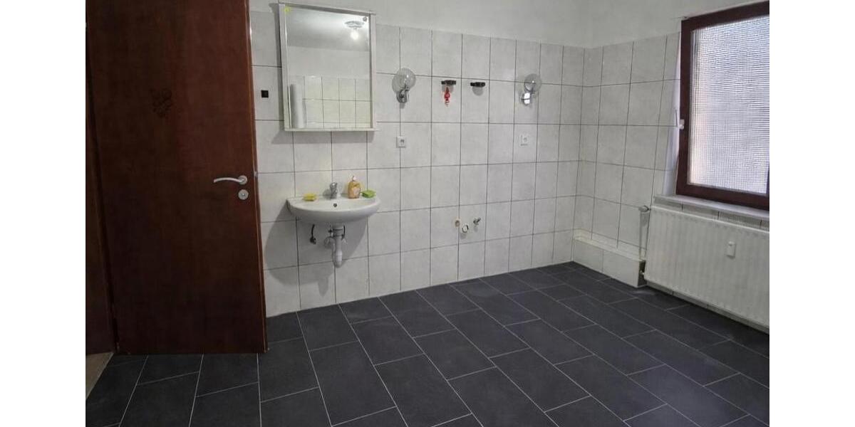 Etagenwohnung Aerzen - 3 Zimmer, 127 m&sup2;, 800&euro; | Angebot:25588645