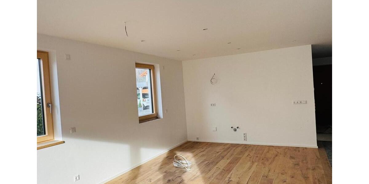 Erdgeschoßwohnung Raubling - 3 Zimmer, 89 m&sup2;, 1.450&euro; | Angebot:23701293
