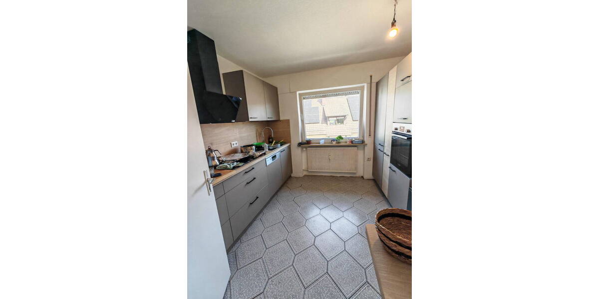 Etagenwohnung Heppenheim Kirschhausen - 4 Zimmer, 134 m&sup2;, 1.400&euro; | Angebot:26150676