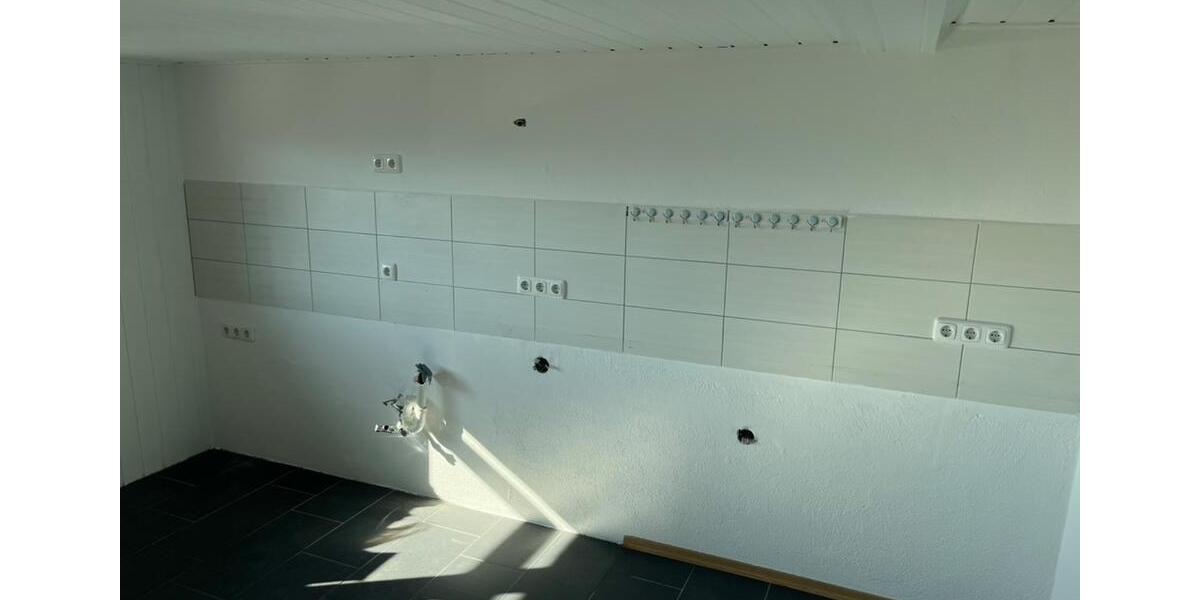 Dachgeschoßwohnung Böbrach - 3 Zimmer, 96 m&sup2;, 440&euro; | Angebot:25103212