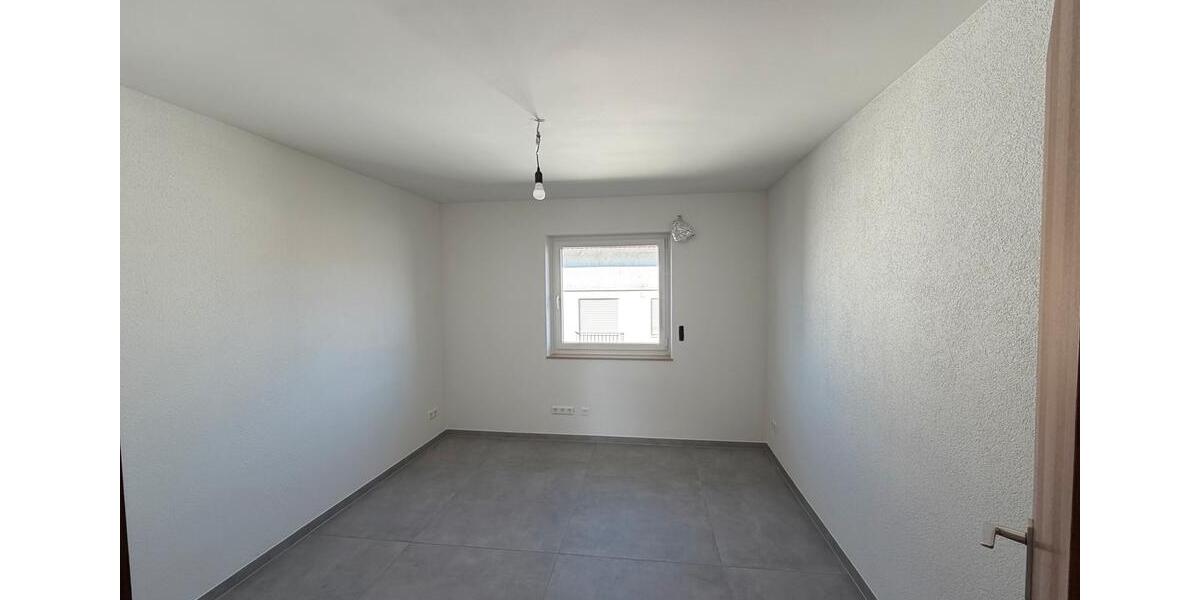 Etagenwohnung Neckarsulm - 3 Zimmer, 100 m&sup2;, 1.450&euro; | Angebot:25973942