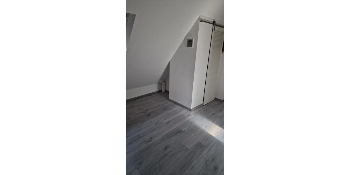 Dachgeschoßwohnung Zweibrücken - 1 Zimmer, 68 m&sup2;, 700&euro; | Angebot:26137465