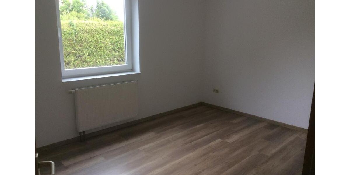 Erdgeschoßwohnung Giesen - 3 Zimmer, 84 m&sup2;, 1.010&euro; | Angebot:24714201