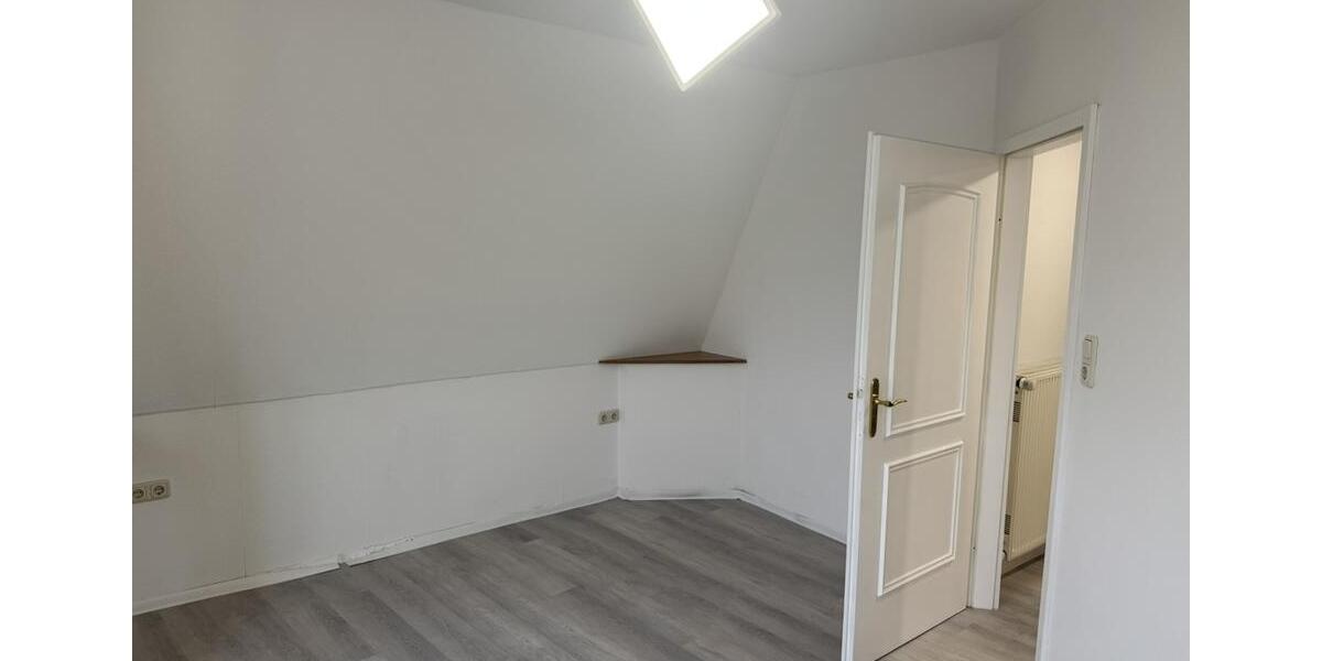 Dachgeschoßwohnung Burg (Dithmarschen) - 3 Zimmer, 58 m&sup2;, 580&euro; | Angebot:25279953