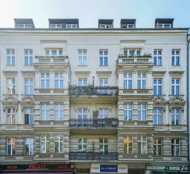 Charaktervolle und großzügige AltbauWohnung mit teilgewerblicher Nutzung
