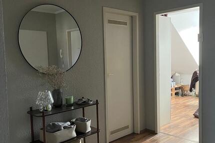 Helle 3-Zimmer-Dachgeschosswohnung in Bochum zimmer