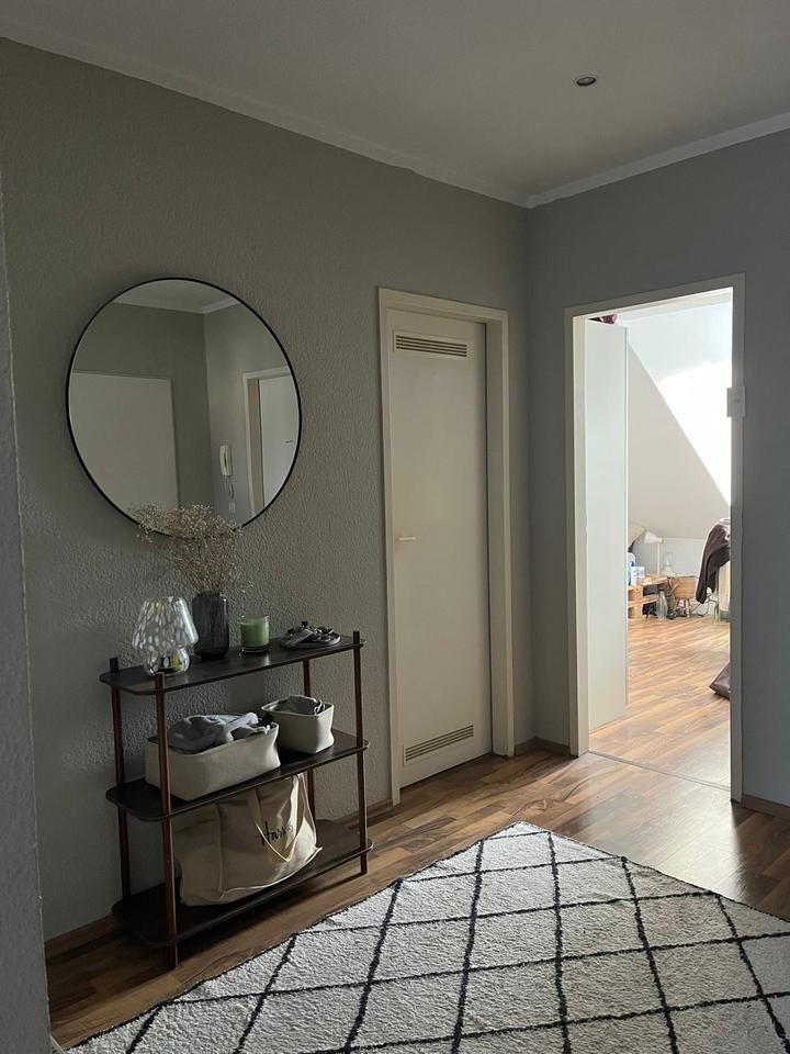 Helle 3-Zimmer-Dachgeschosswohnung in Bochum zimmer