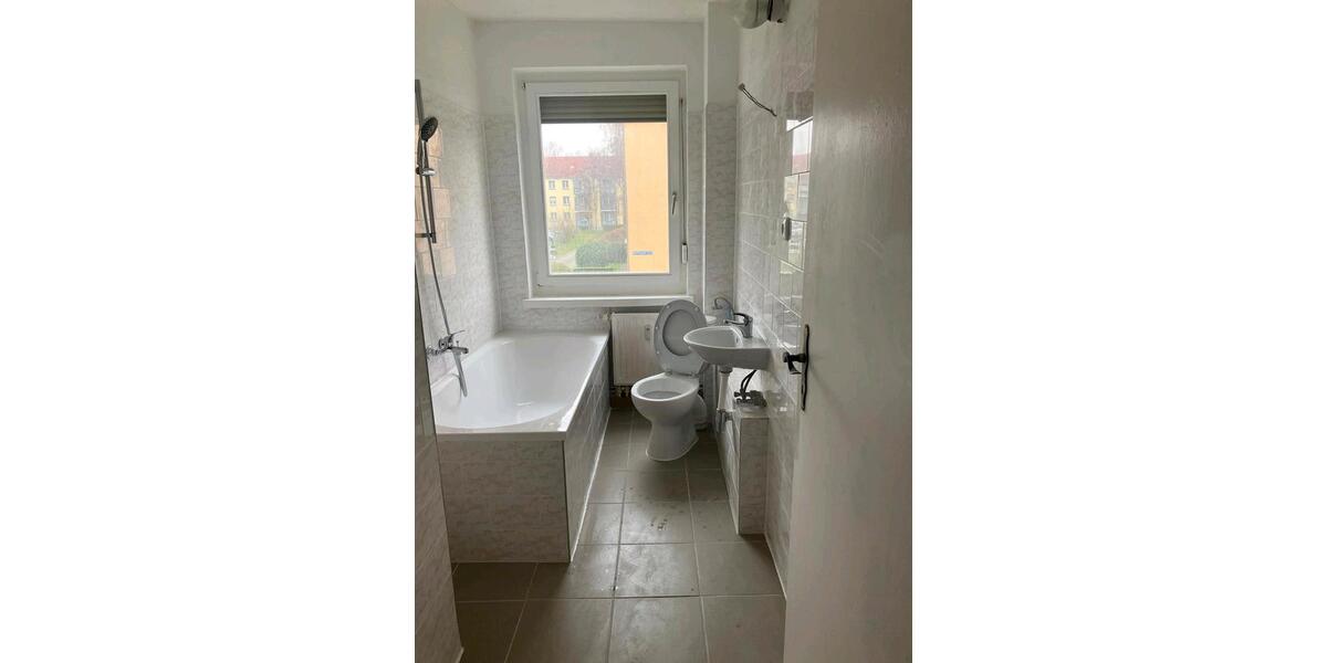 Etagenwohnung Hohenmölsen - 2 Zimmer, 50 m&sup2;, 400&euro; | Angebot:26262553