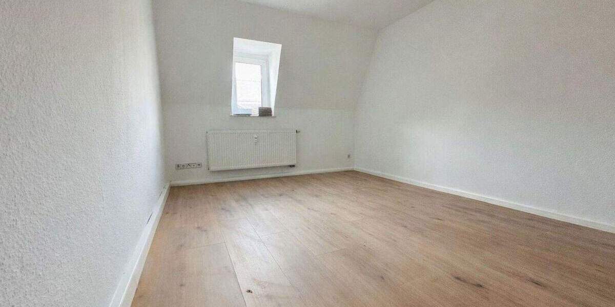 Etagenwohnung Meerane - 3 Zimmer, 71 m&sup2;, 560&euro; | Angebot:25755942