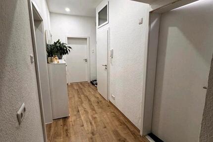 Eingerichtet 3-Zimmer-Wohnung mit 74 qm in einem 3-Familienhaus ; 3 zimmer