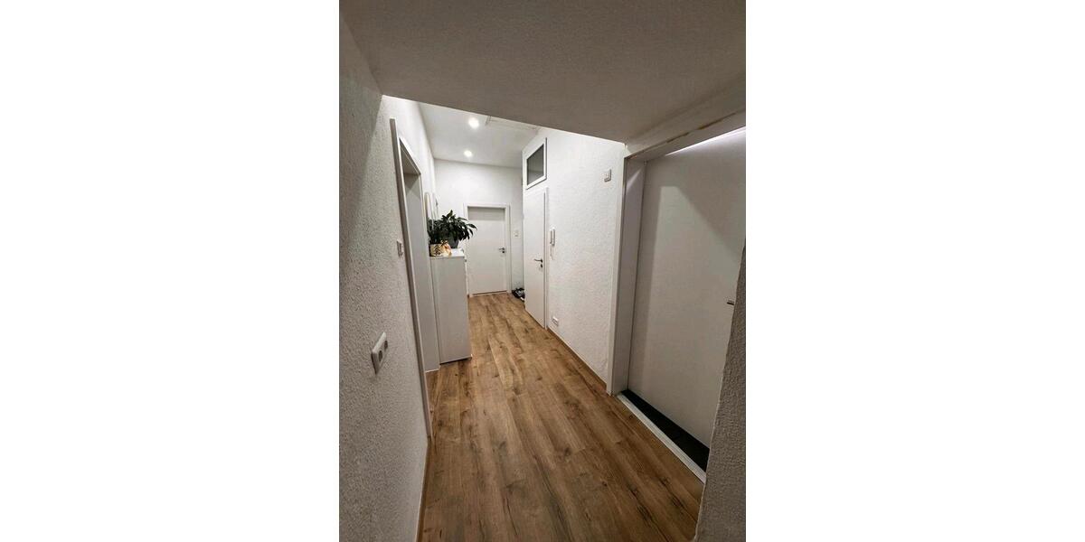 Eingerichtet 3-Zimmer-Wohnung mit 74 qm in einem 3-Familienhaus ; 3 zimmer