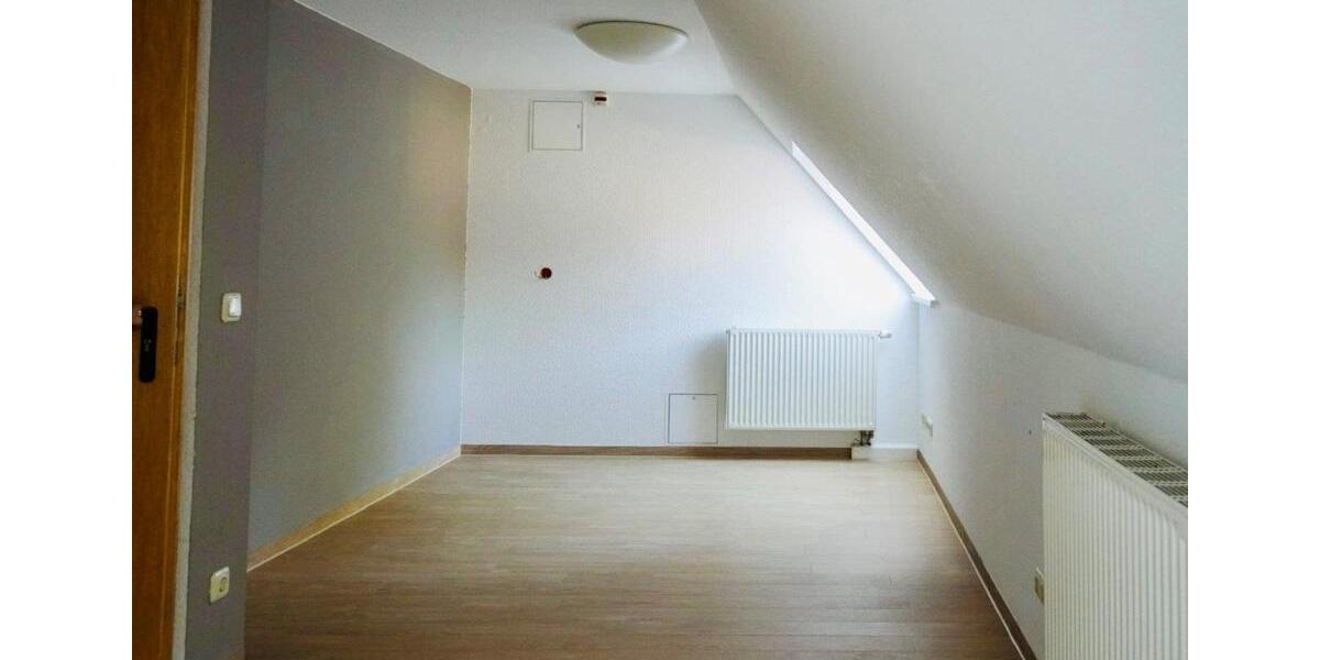 Dachgeschoßwohnung Hohenstein-Ernstthal Ernstthal - 1 Zimmer, 20 m&sup2;, 520&euro; | Angebot:18908378