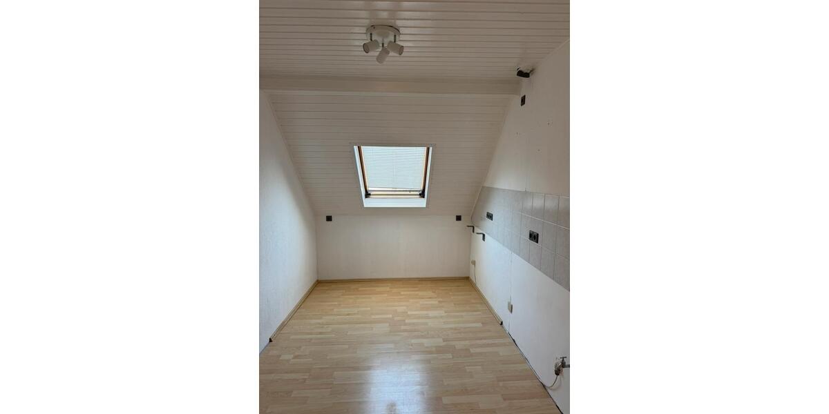 Dachgeschoßwohnung Hundsangen - 2 Zimmer, 65 m&sup2;, 500&euro; | Angebot:26321148