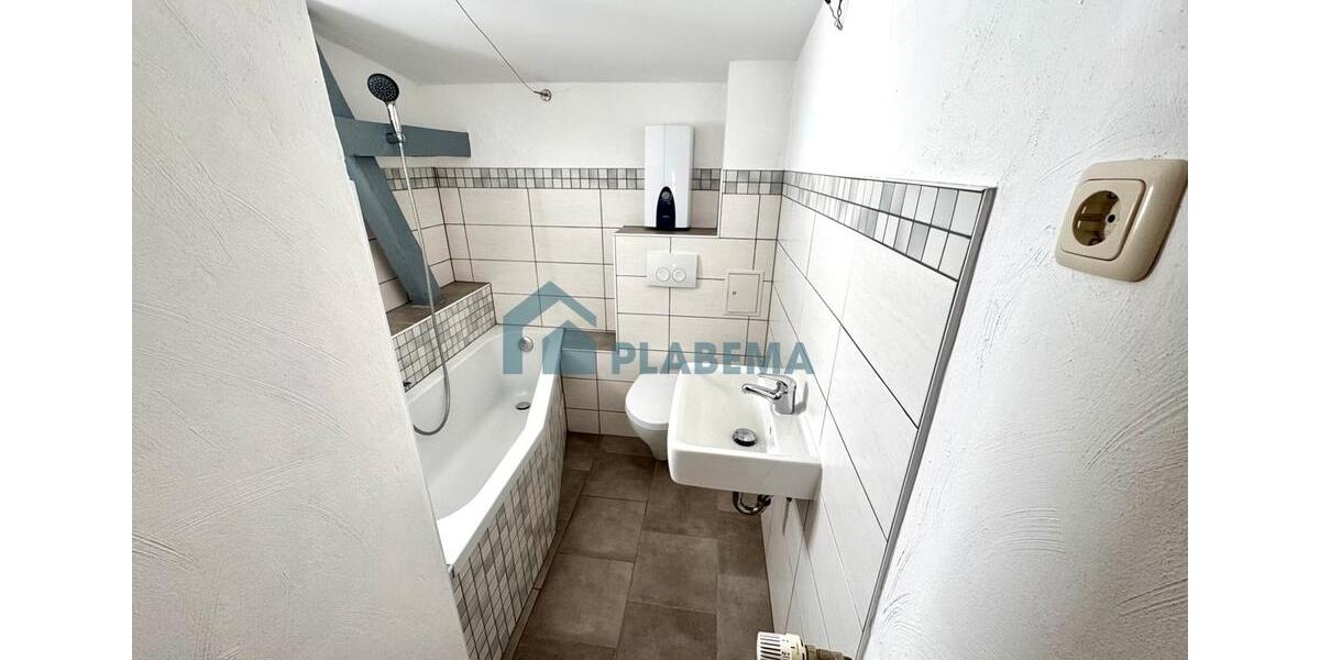 Dachgeschoßwohnung Schwerin - 3 Zimmer, 65 m&sup2;, 820&euro; | Angebot:26548645