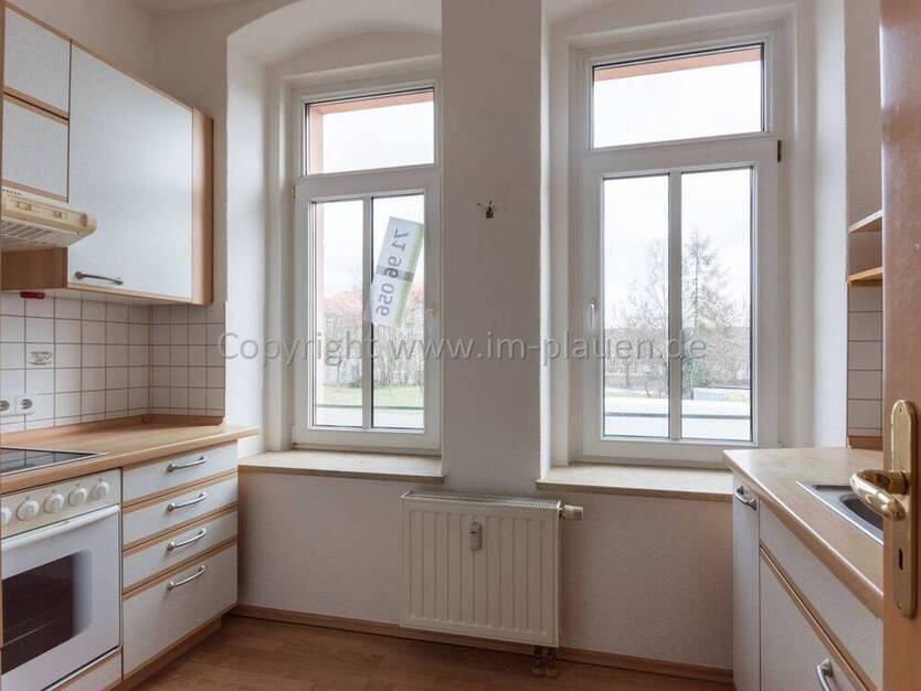 Plauen-Haselbrunn: 3-Zimmer-Wohnung mit Balkon, EBK & Gäste-WC im EG
