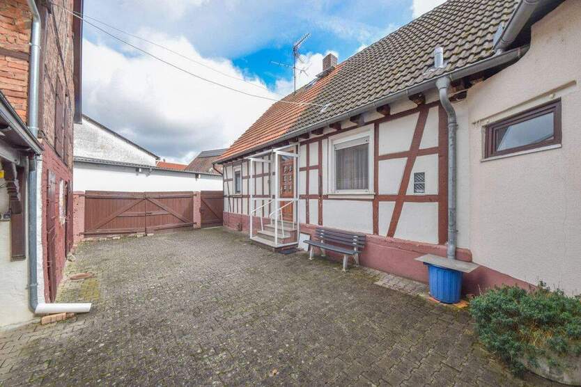DIETZ: Gepflegtes Fachwerkhaus mit Garten, kleinem Nebengebäude im Babenhausen OT Harpertshausen! 5 zimmer