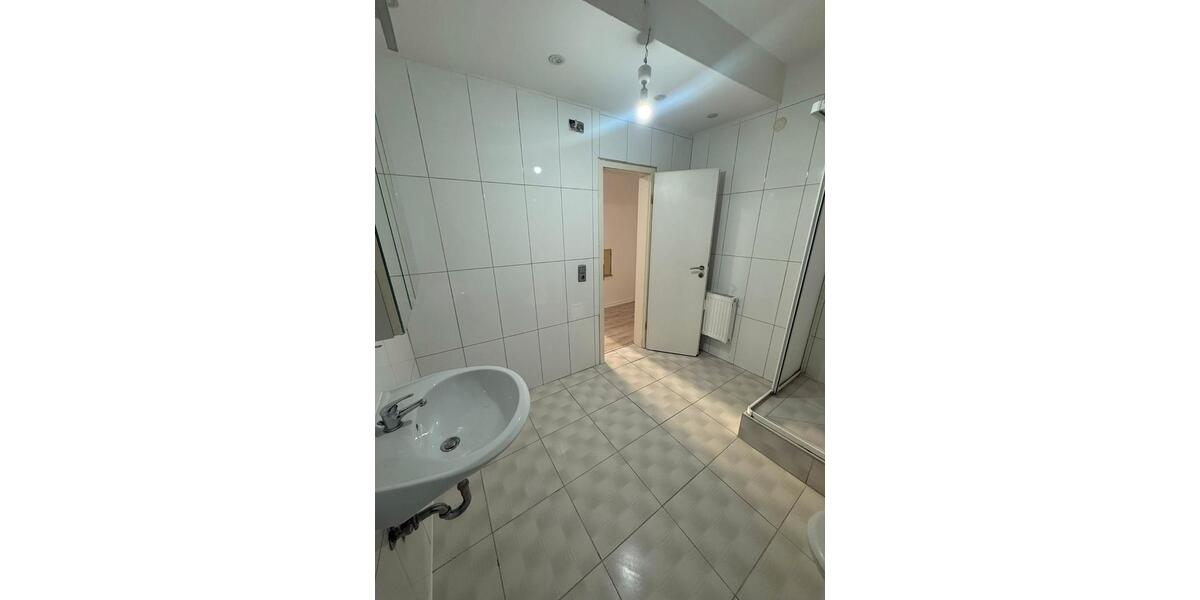 Dachgeschoßwohnung Tuttlingen - 3.5 Zimmer, 87 m&sup2;, 1.180&euro; | Angebot:26660147