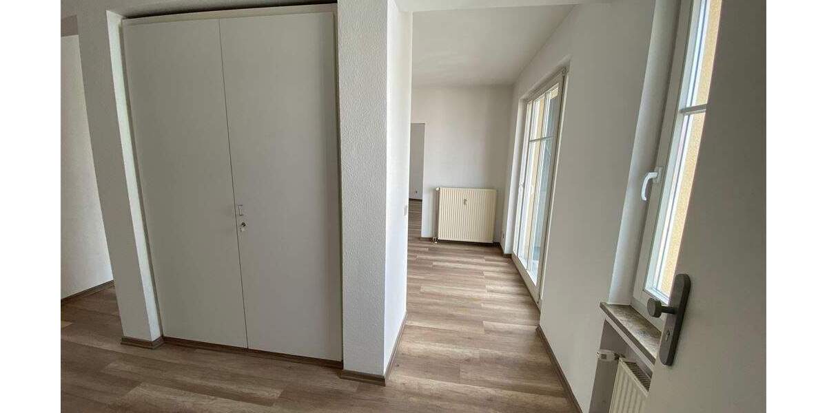 Etagenwohnung Altenburg Altenburg - 3 Zimmer, 110 m&sup2;, 720&euro; | Angebot:25836513