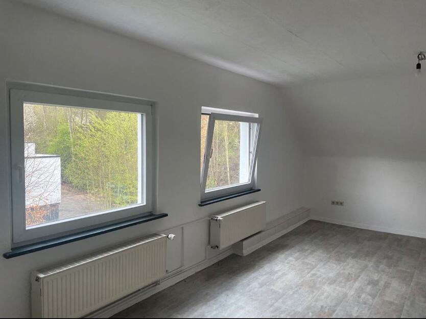 80 qm Dachgeschoss Wohnung zu vermieten