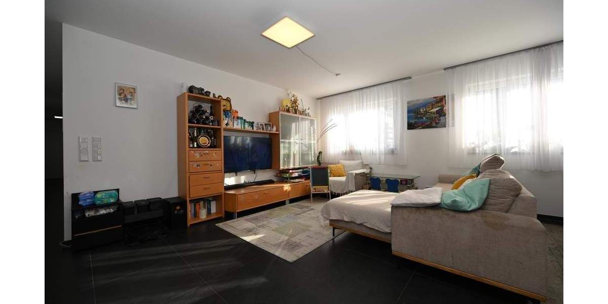 Neuwertige Wohnung im Stadtzentrum, auf Wunsch möbliert möglich! Neumarkt 4 zimmer