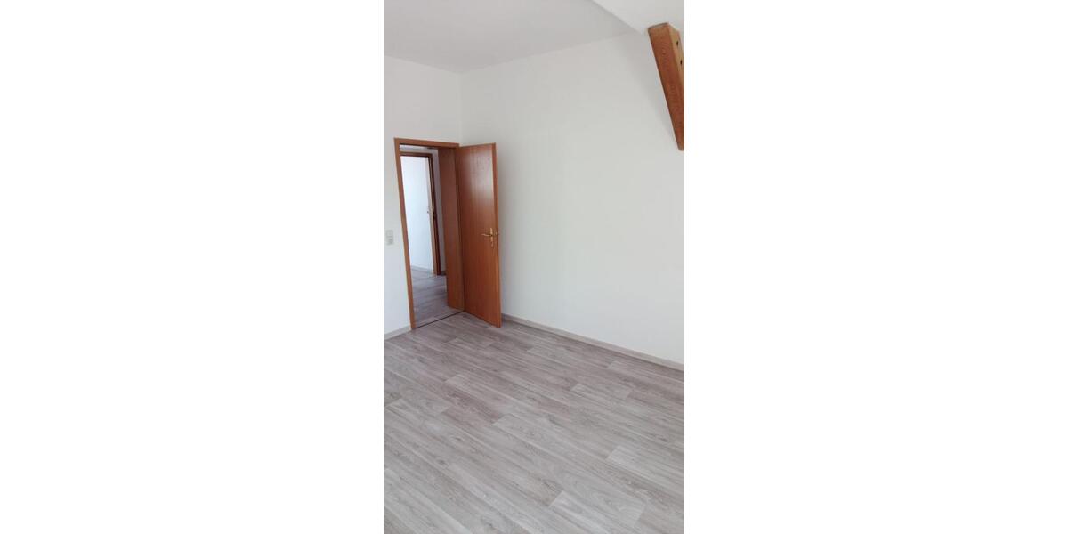 Dachgeschoßwohnung Altenburg - 3 Zimmer, 69 m&sup2;, 400&euro; | Angebot:26381318