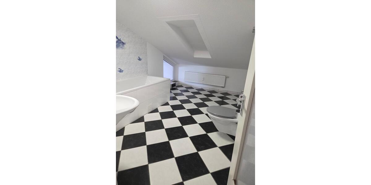Dachgeschoßwohnung Singen (Hohentwiel) - 1 Zimmer, 65 m&sup2;, 700&euro; | Angebot:24849086