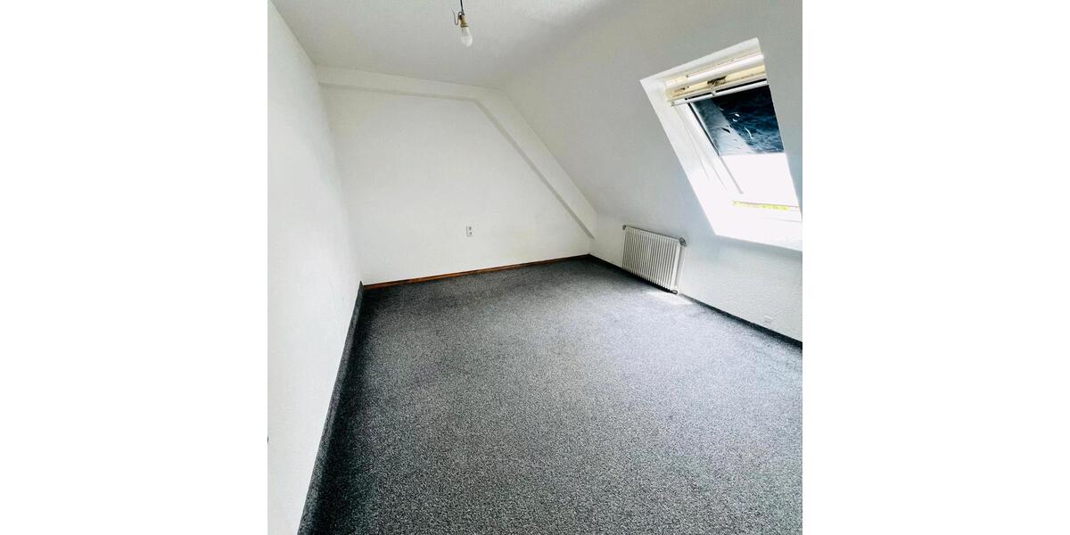 Dachgeschoßwohnung Singen (Hohentwiel) - 1 Zimmer, 35 m&sup2;, 690&euro; | Angebot:26469782