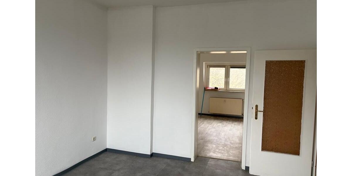Dachgeschoßwohnung Duisburg Duisburg-Mitte - 3 Zimmer, 90 m&sup2;, 1.100&euro; | Angebot:24963310