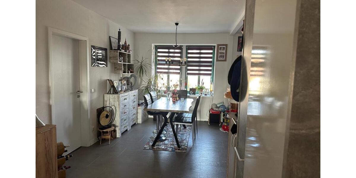 Dachgeschoßwohnung Stollberg (Erzgebirge) - 4 Zimmer, 103 m&sup2;, 892&euro; | Angebot:25510912