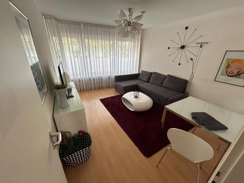 Ruhige & helle möblierte 2-Zimmer Einbauküche + Balkon + Terrasse