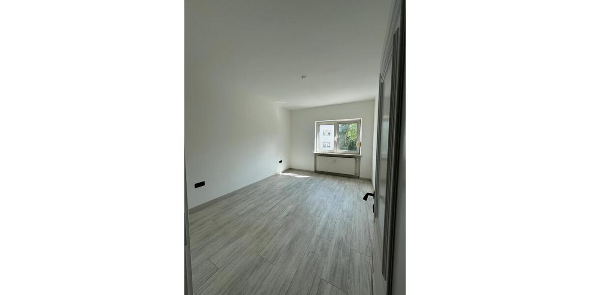 Hochparterre Saarbrücken West - 2 Zimmer, 60 m&sup2;, 600&euro; | Angebot:26638704