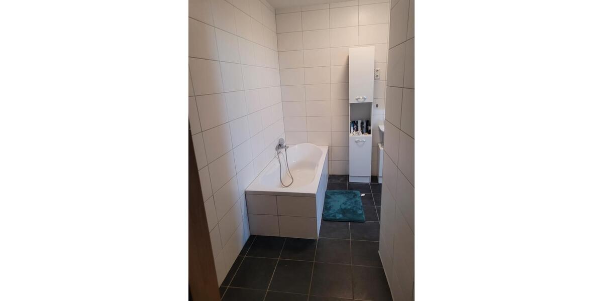 Dachgeschoßwohnung Stadtoldendorf - 4 Zimmer, 80 m&sup2;, 450&euro; | Angebot:26526977