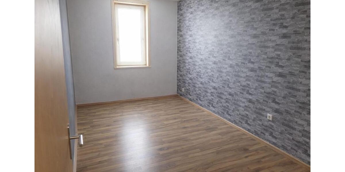 Dachgeschoßwohnung Stadtoldendorf - 4 Zimmer, 80 m&sup2;, 450&euro; | Angebot:26526977