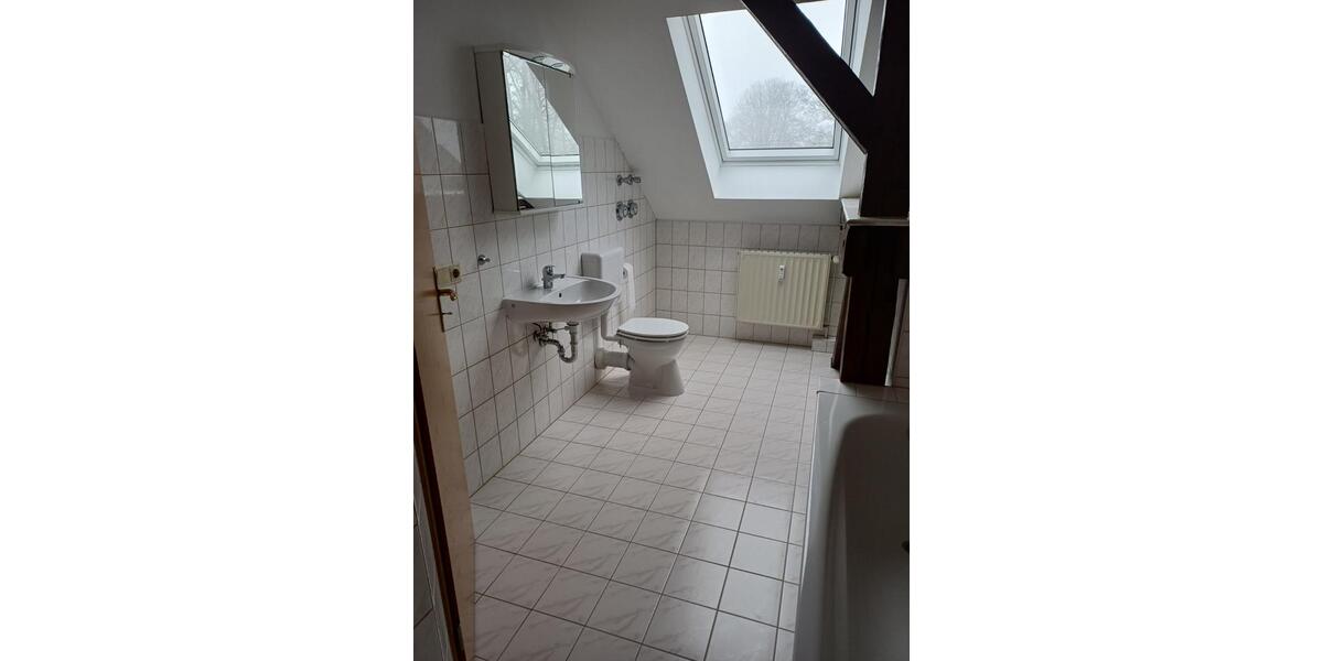 Dachgeschoßwohnung Pritzwalk - 1 Zimmer, 41 m&sup2;, 297&euro; | Angebot:25053554