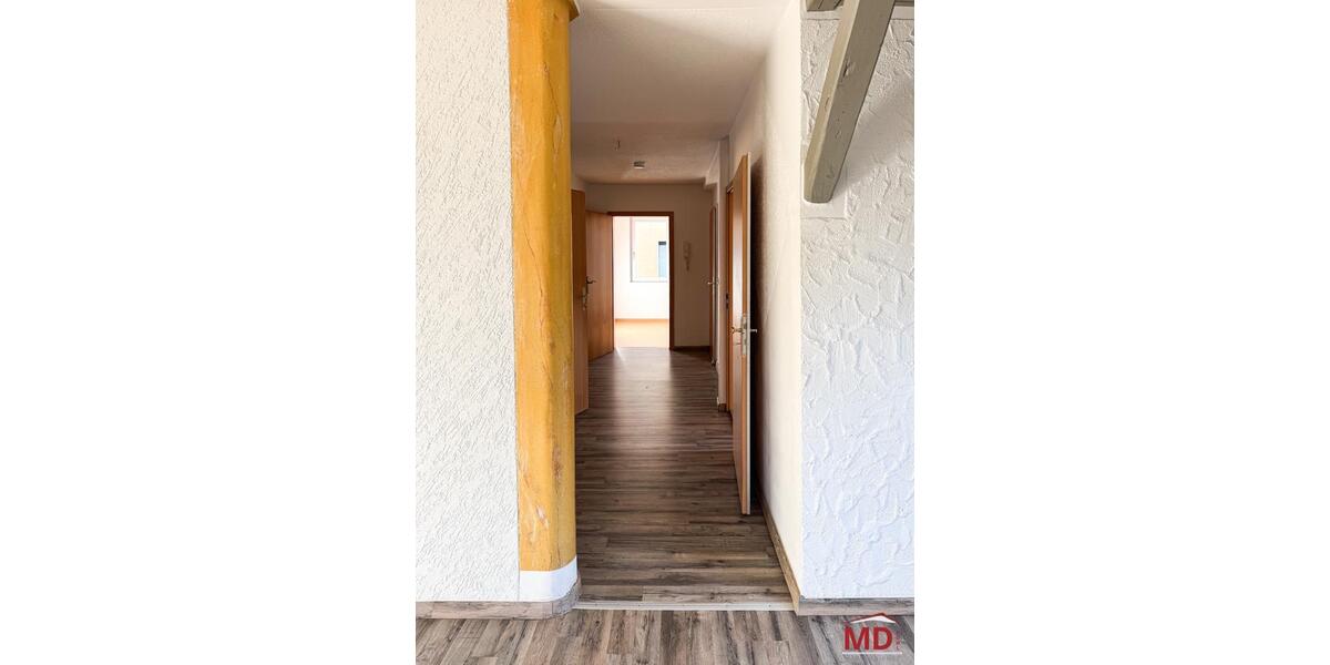 Dachgeschoßwohnung Oelsnitz (Erzgebirge) - 5 Zimmer, 95 m&sup2;, 550&euro; | Angebot:26152231