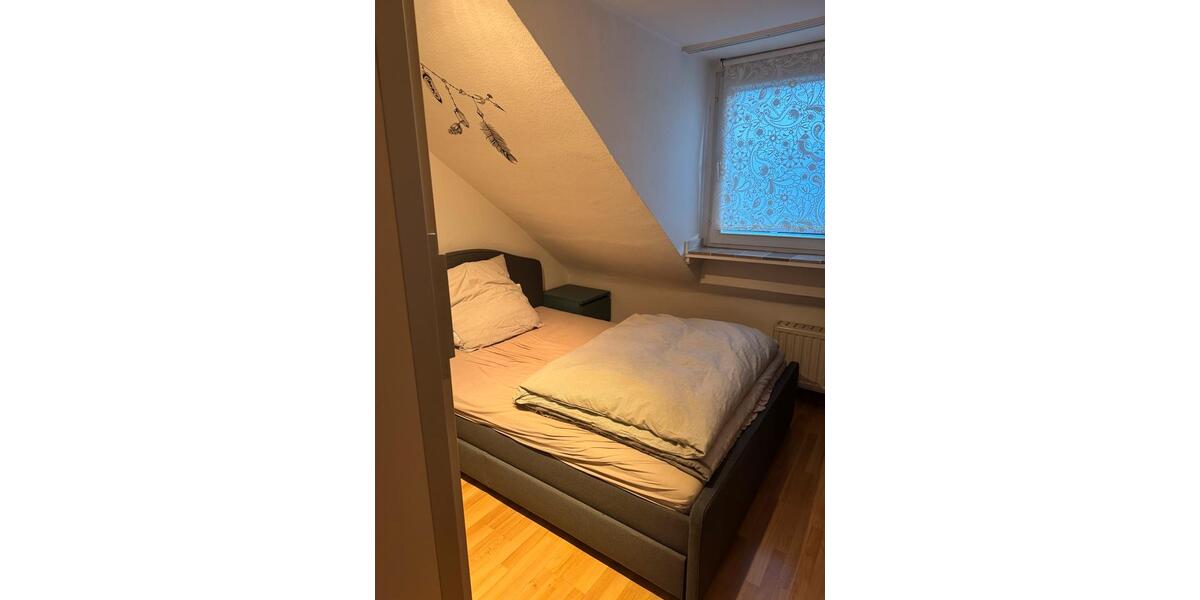 Dachgeschoßwohnung Düsseldorf Stadtbezirk 8 - 1 Zimmer, 27 m&sup2;, 335&euro; | Angebot:25911815