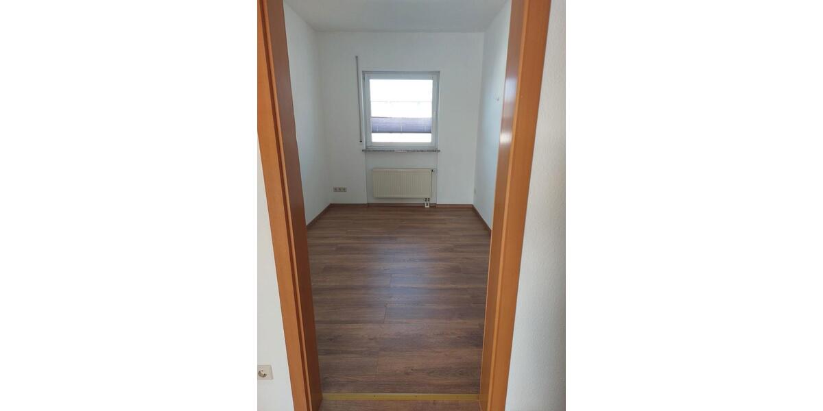 Etagenwohnung Schönebeck (Elbe) - 3 Zimmer, 79 m&sup2;, 550&euro; | Angebot:26262558