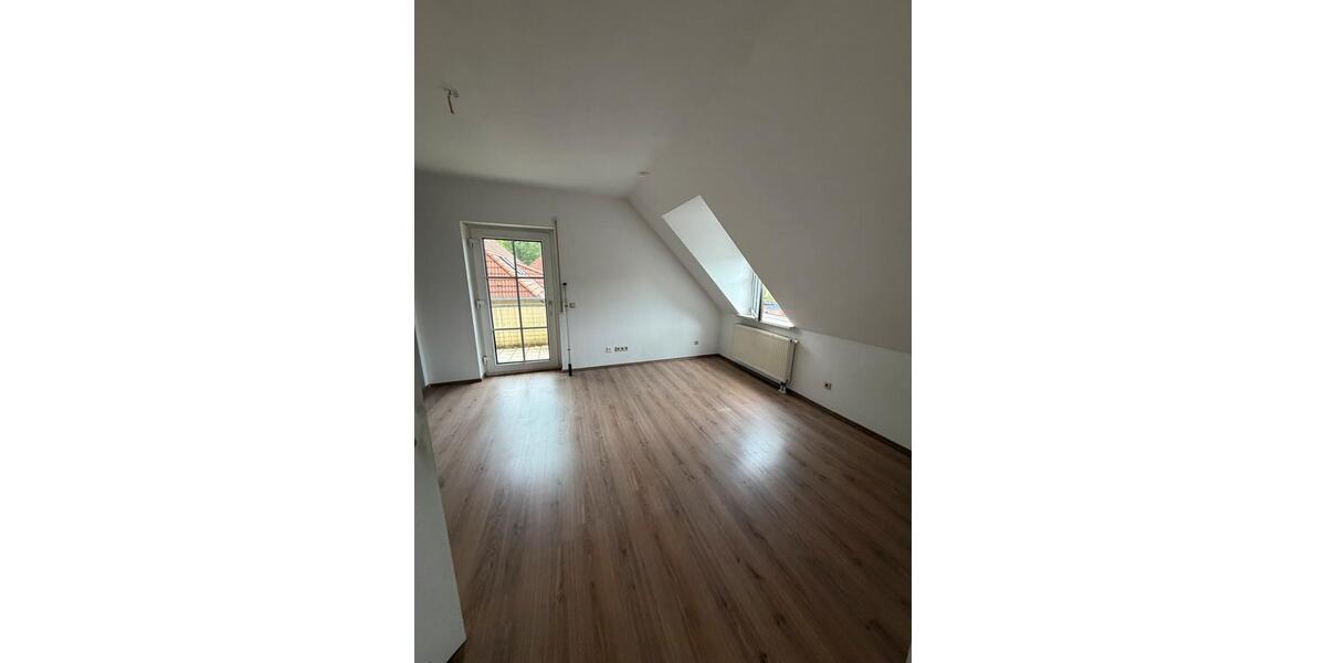 Dachgeschoßwohnung Suhl - 3 Zimmer, 74 m&sup2;, 592&euro; | Angebot:26432697