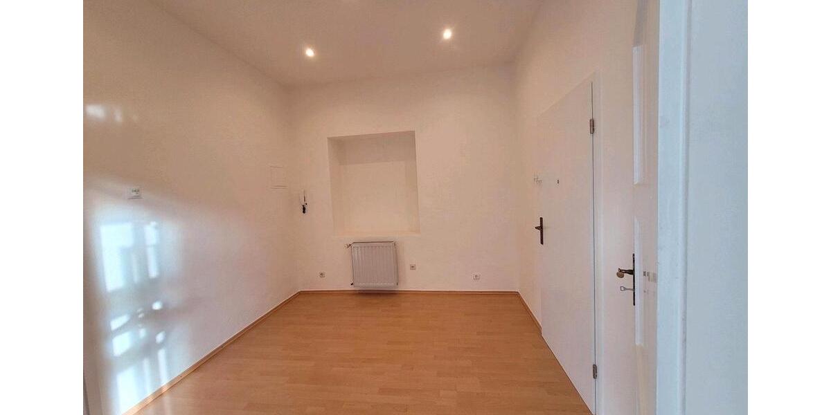 Etagenwohnung Schleiz - 2 Zimmer, 50 m&sup2;, 320&euro; | Angebot:26592450